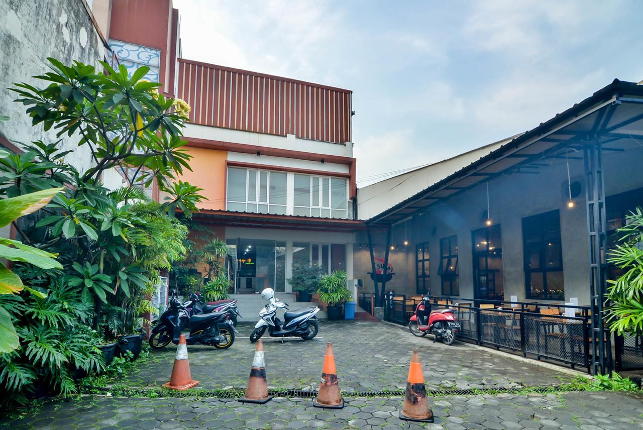 Image Hotel And Resto Bandung Exteriör bild